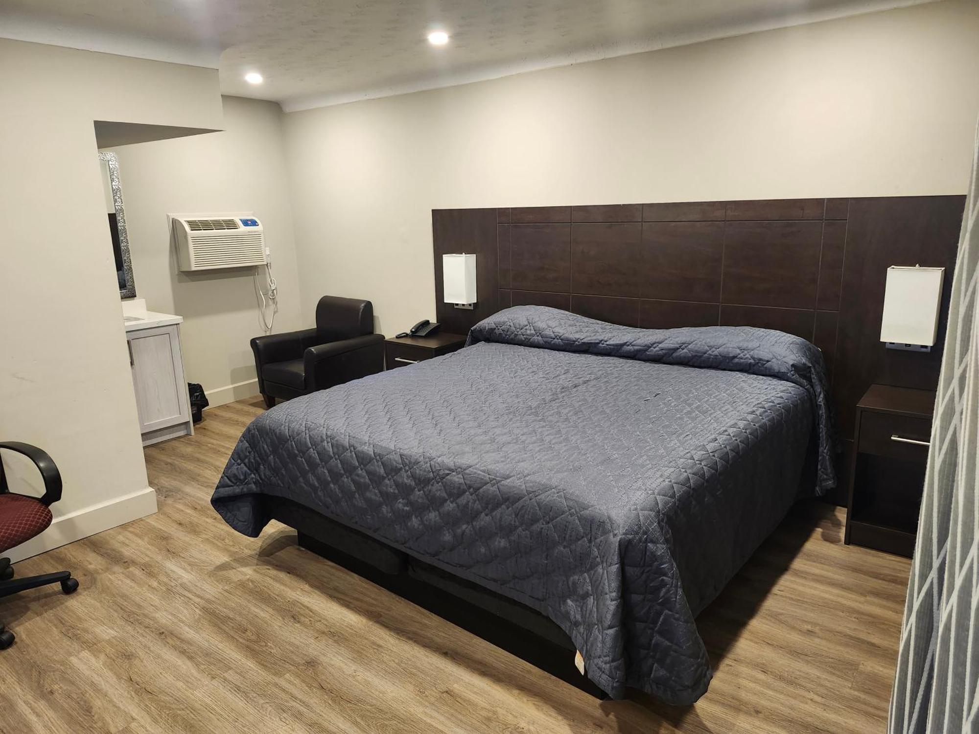 Fairway Inn & Suites Китченер Экстерьер фото